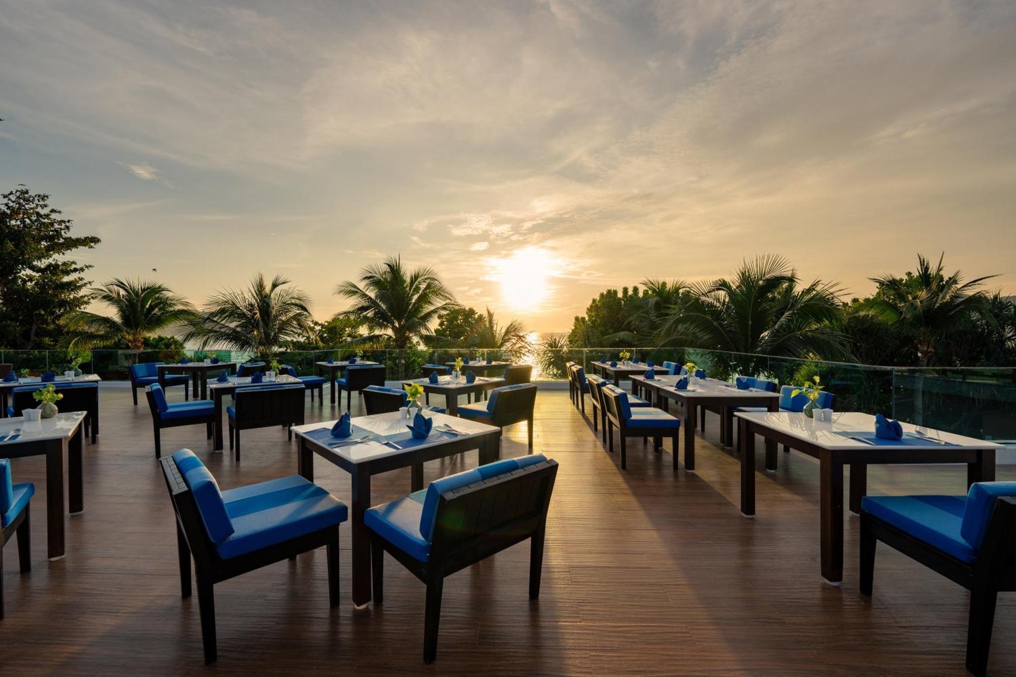 La Flora Resort Patong Exterior foto